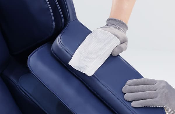 Service Step 5: Leather polishing for the Coway BEREX Mine massage chair to enhance shine and protection